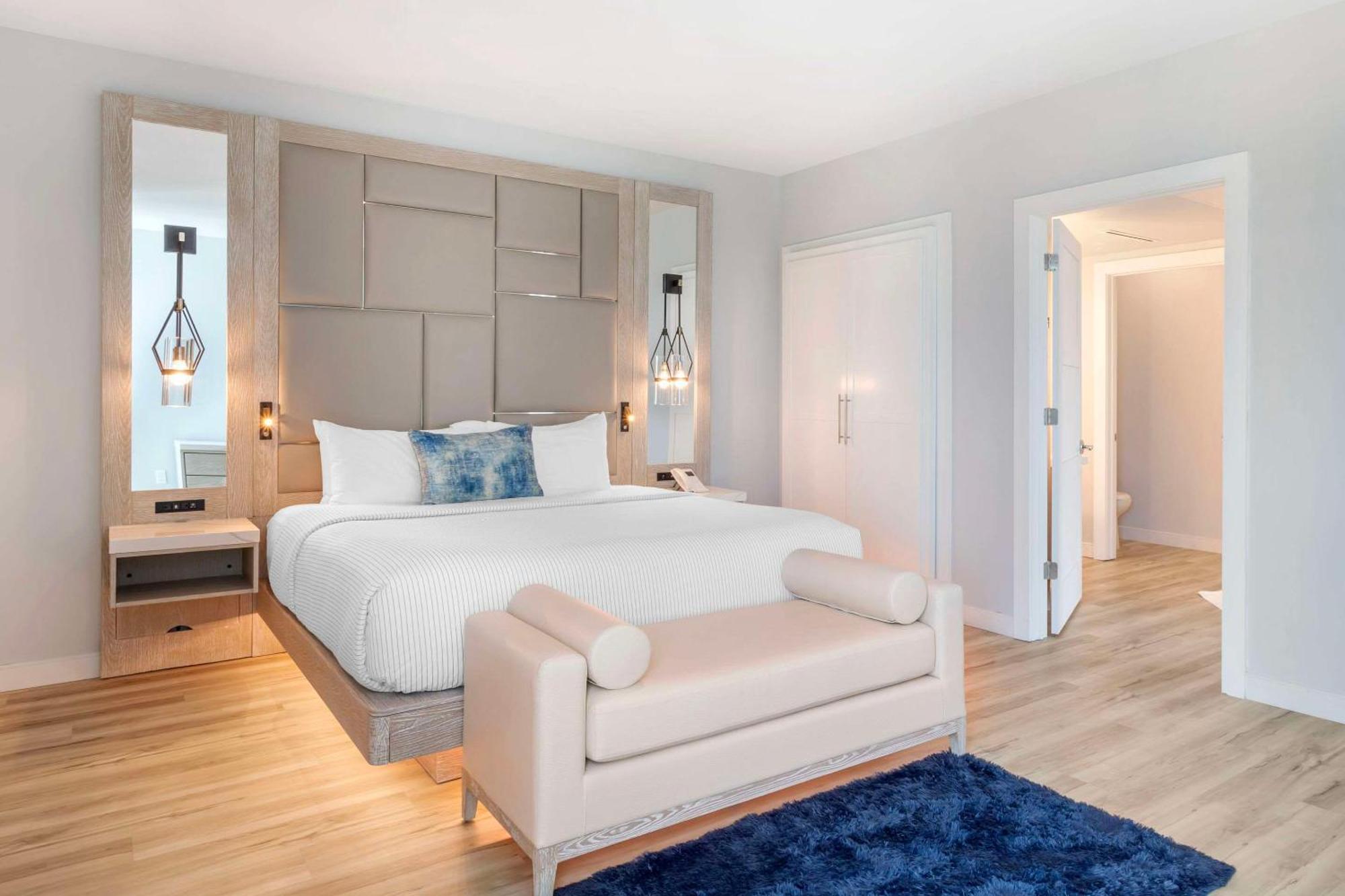 Cambria Hotel Waco University Riverfront Extérieur photo