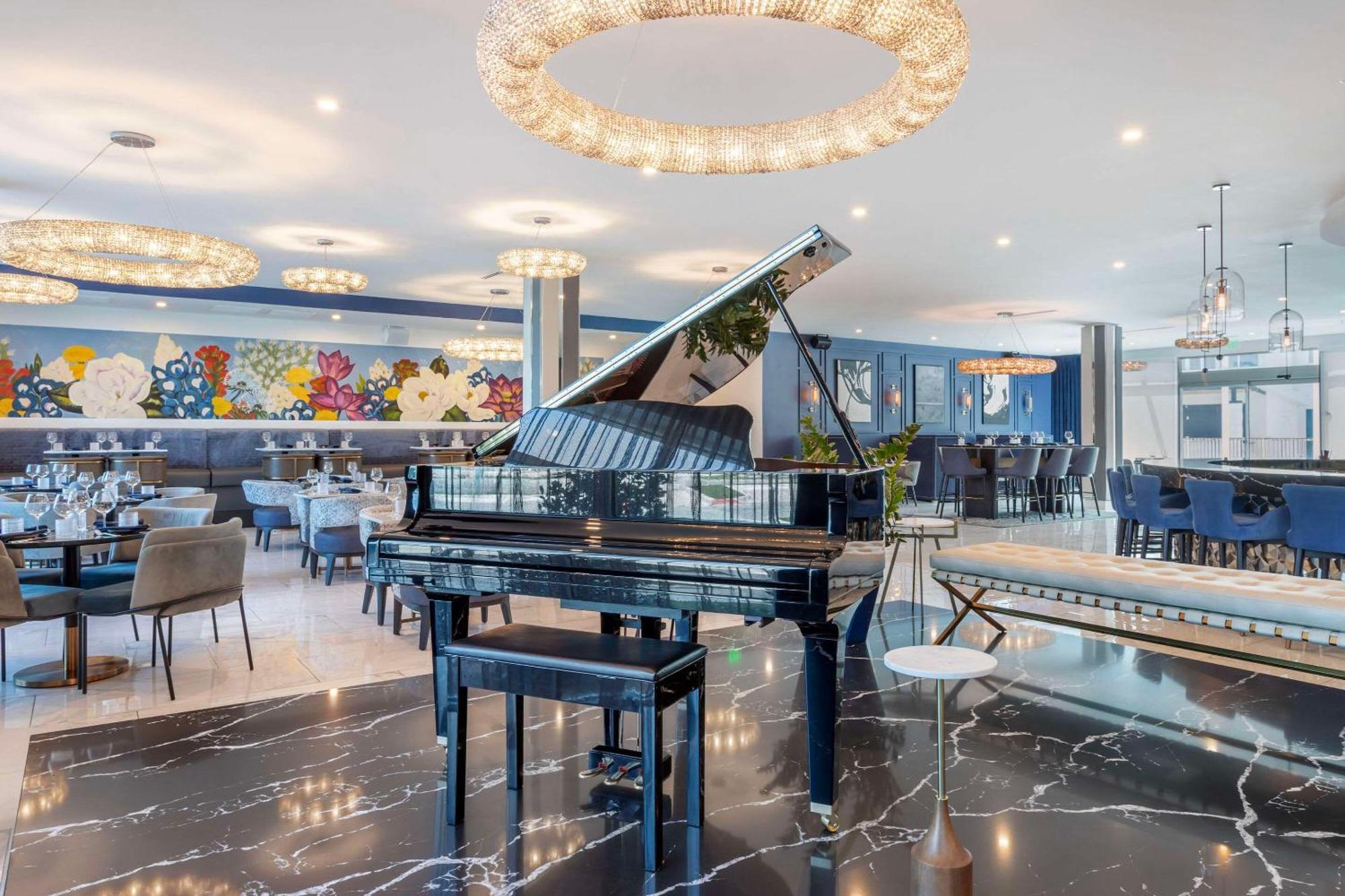 Cambria Hotel Waco University Riverfront Extérieur photo
