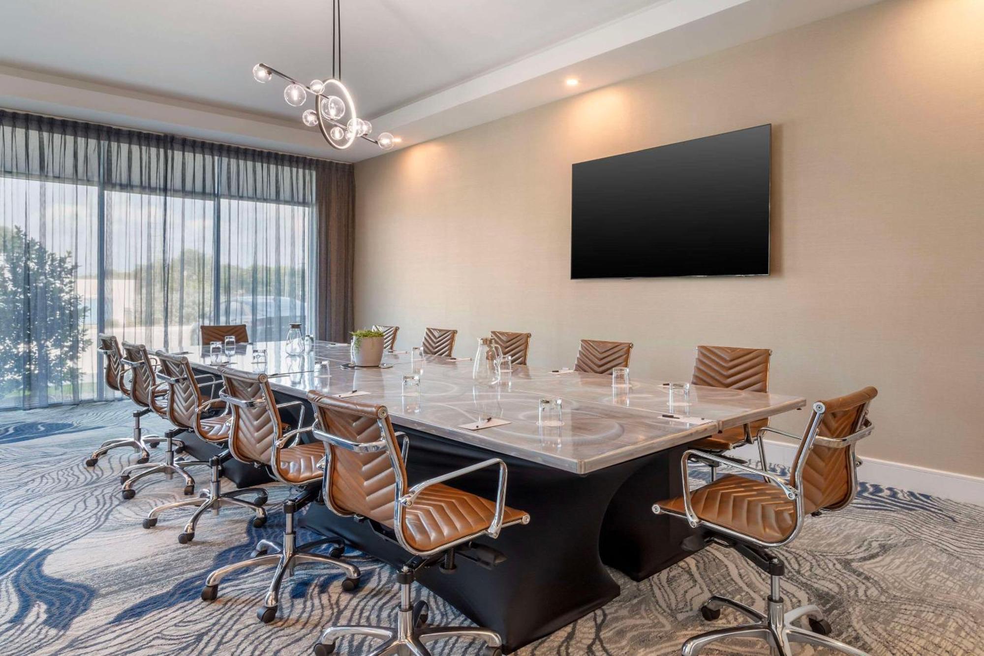 Cambria Hotel Waco University Riverfront Extérieur photo