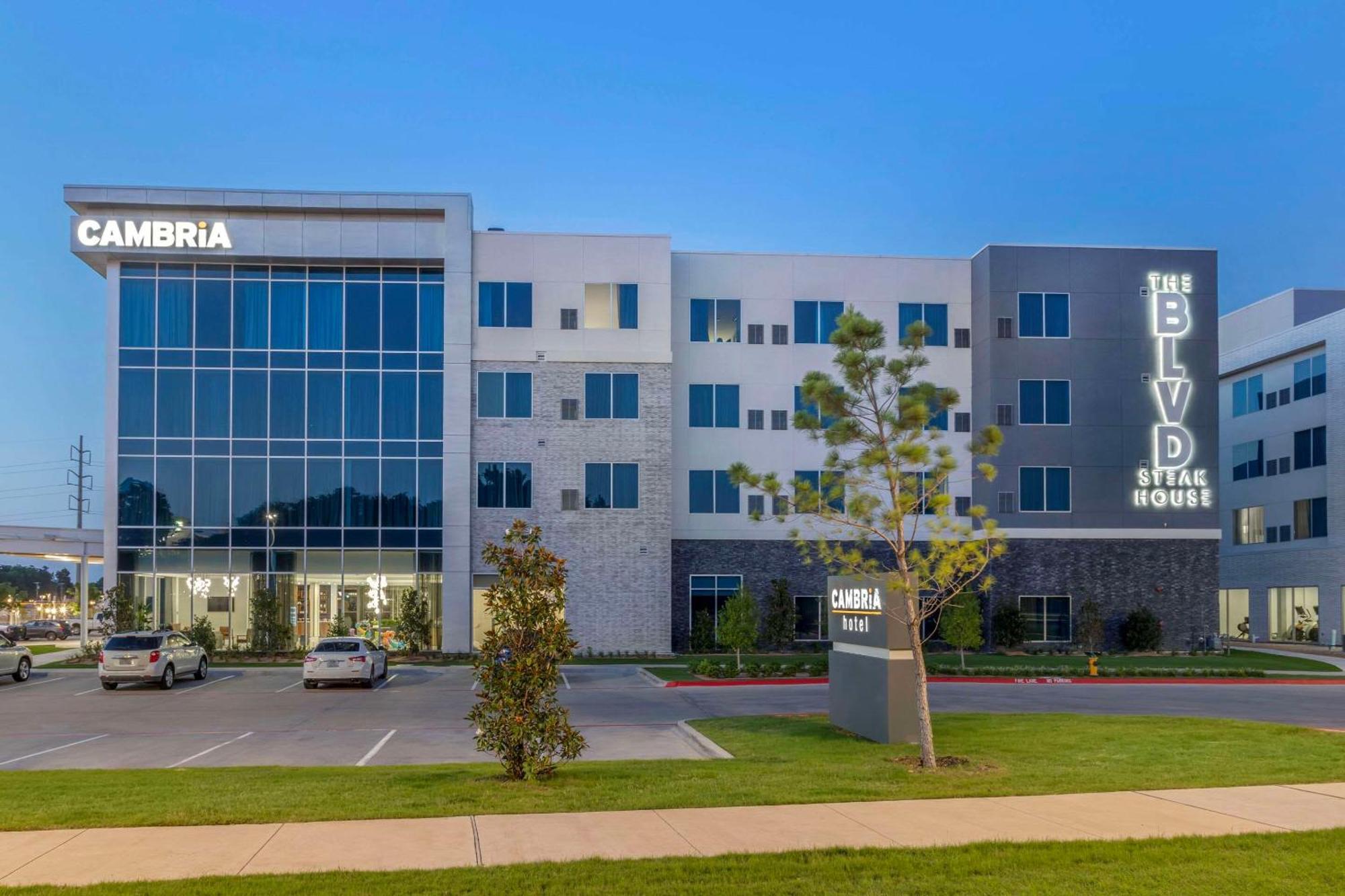 Cambria Hotel Waco University Riverfront Extérieur photo
