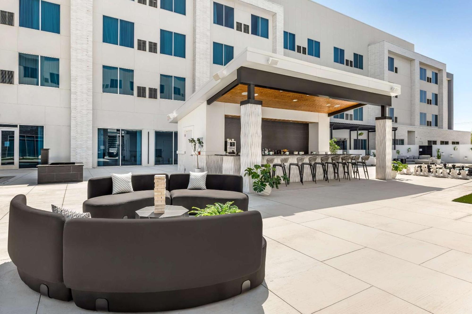 Cambria Hotel Waco University Riverfront Extérieur photo