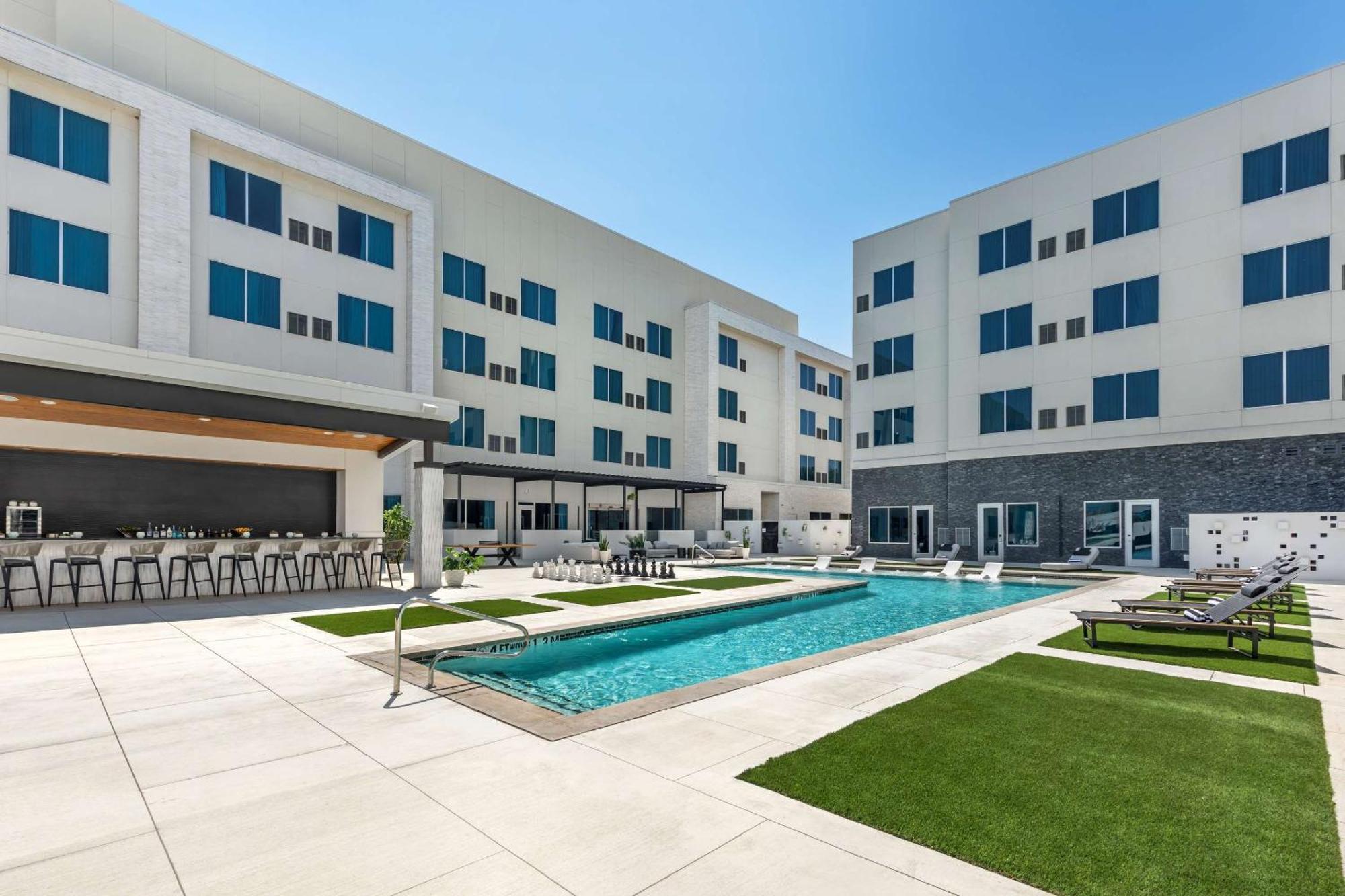 Cambria Hotel Waco University Riverfront Extérieur photo
